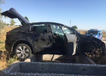 Toydan gələnlər qəzada yaralandı