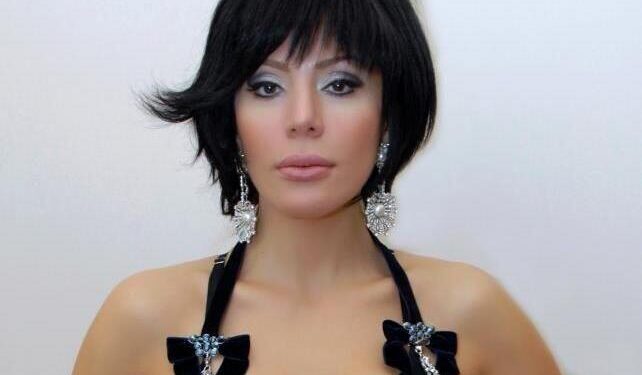 Brilliant Dadaşova dənizdə çimərkən görüntüləndi-VİDEO