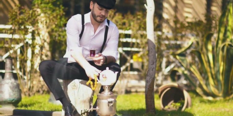 Azərbaycanlı müğənni ilk dəfə dəbdəbəli VİLLASINI nümayiş etdirdi - VİDEO