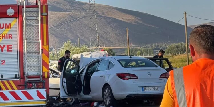 İki avtomobil toqquşdu: 4 ölü