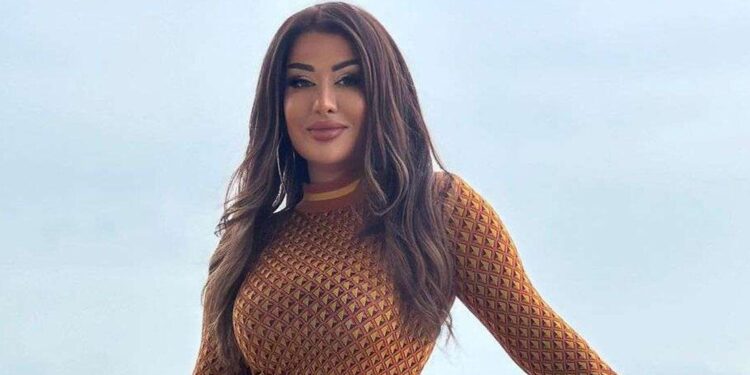 "Göyçək Fatimə"nin hovuzdan FOTOları yayıldı