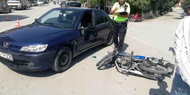 Minik avtomobili və motosiklet toqquşdu: 2 yaralı