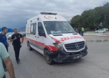 Minik avtomobili və təcili yardım avtomobili toqquşdu