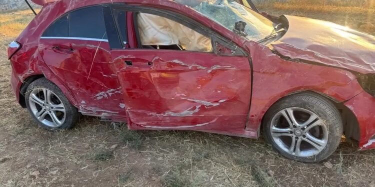 Avtomobil aşdı: 1 ölü, 1 yaralı