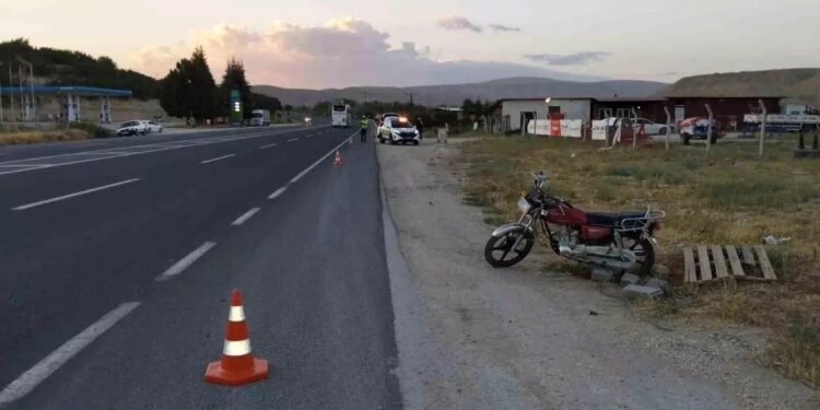 Minik avtomobili və motosiklet toqquşdu:1 yaralı