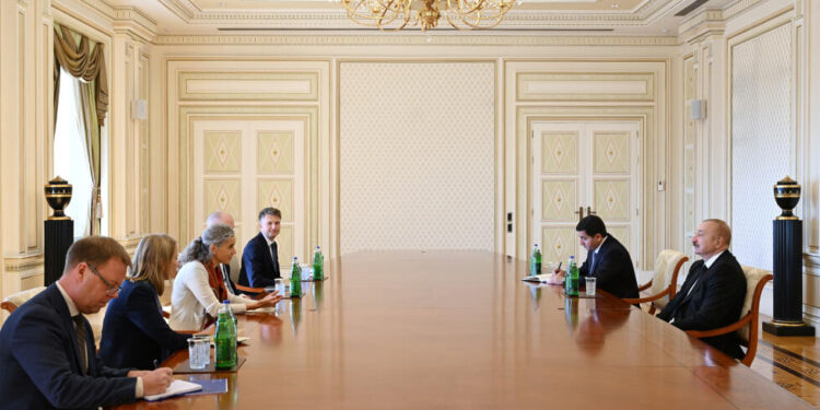 Prezident Maqdalena Qrononu qəbul edib - FOTOLAR