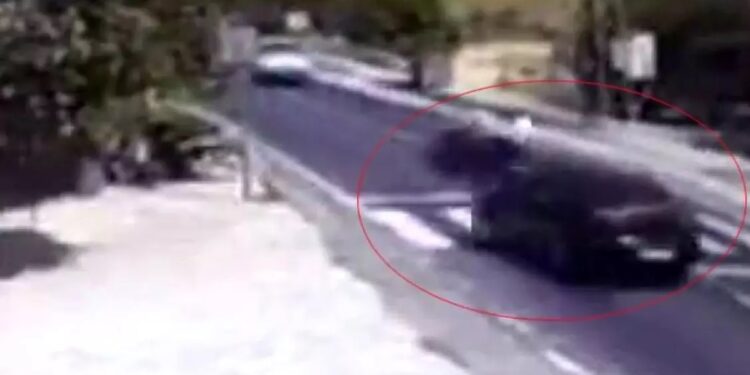 Minik avtomobili və motosiklet toqquşdu: 2 yaralı