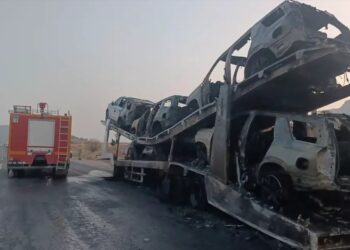 Avtomobilləri daşıyan TIR yandı: 5 avtomobil kül oldu