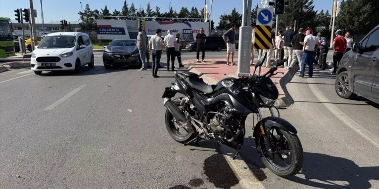 Minik avtomobili və motosiklet toqquşdu: 1 yaralı