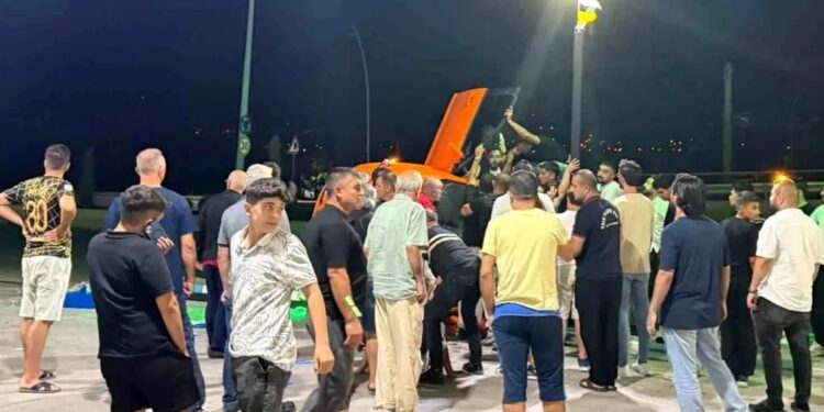 Minik avtomobili və taksi fəaliyyəti ilə məşğul olan avtomobil toqquşdu: 2 yaralı