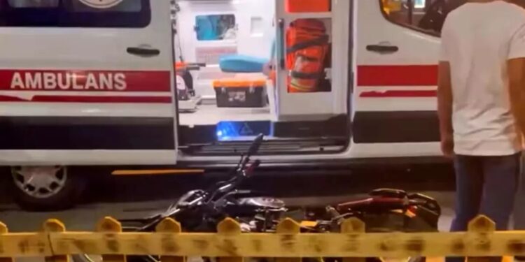 Minik avtomobili və motosiklet toqquşdu: 2 yaralı