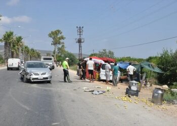 İki avtomobil toqquşdu: Sürücü qaçdı