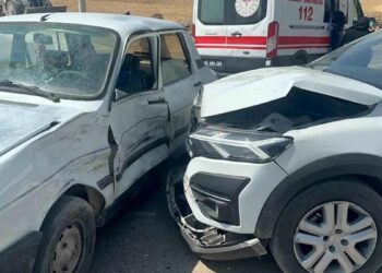 İki avtomobil toqquşdu: 5 yaralı