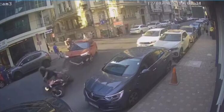 Minik avtomobil və motosiklet toqquşdu: 1 yaralı