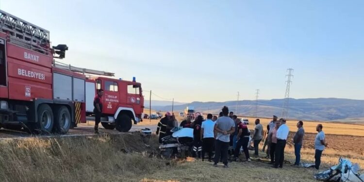 Minik avtomobili və yük maşını toqquşdu: 1 yaralı