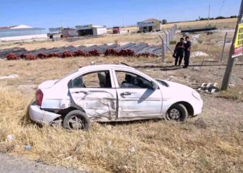 Avtomobil yol kənarına aşdı: 4 yaralı