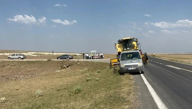 Minik avtomobili və traktor toqquşdu