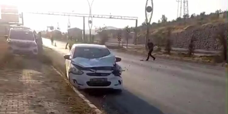 Minik avtomobili və yük maşını toqquşdu: 2 yaralı