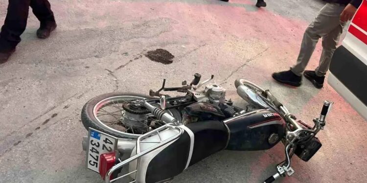 Minik avtomobili və motosiklet toqquşdu: 2 yaralı