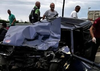 Minik avtomobili və pikap toqquşdu: 6 yaralı