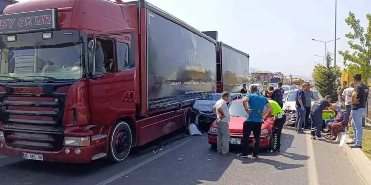 Zəncirvari qəza: 2 yaralı