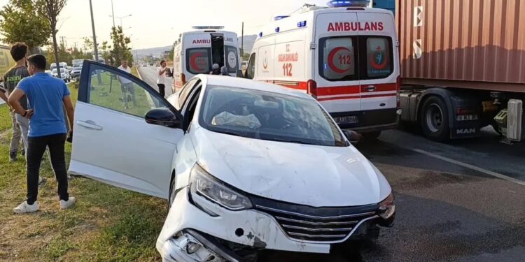 Minik avtomobili və çip toqquşdu: 2 yaralı