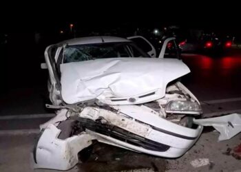 Minik avtomobili TIR-a çırpıldı: 2 yaralı