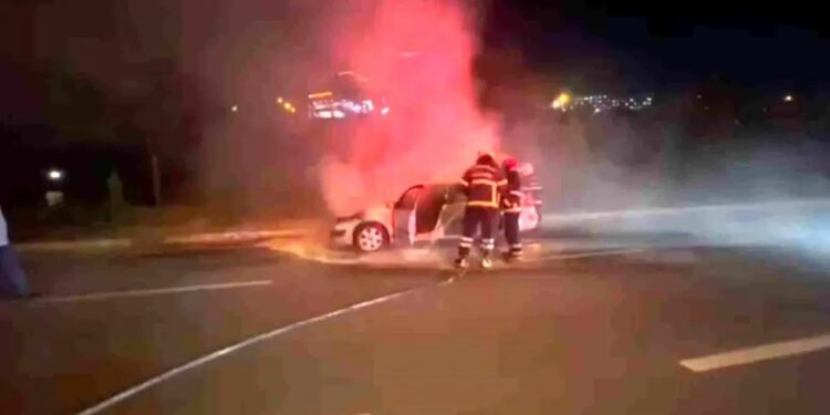 Hərəkətdə olan avtomobil yandı