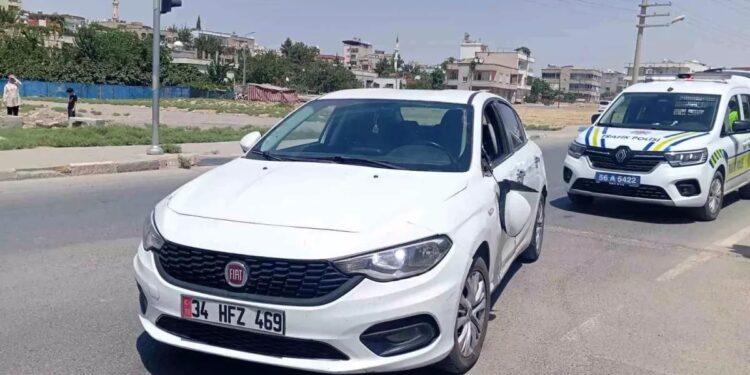 Minik avtomobili və kuryerin idarə etdiyi motosiklet toqquşdu: Kuryer yaralandı