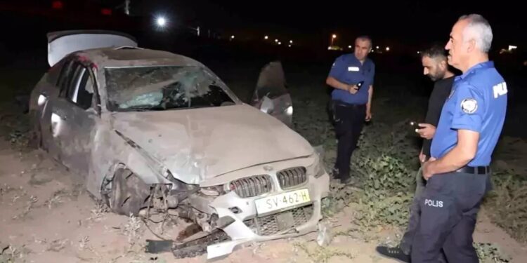 Avtomobil yol kənarına aşdı: Sürücü yaralandı