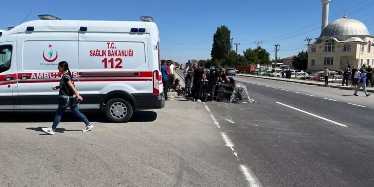 Minik avtomobili və elektirikli velosiped toqquşdu: 6 yaralı