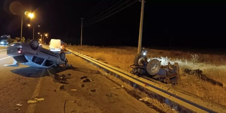 Minik avtomobili və traktor toqquşdu: 3 yaralı