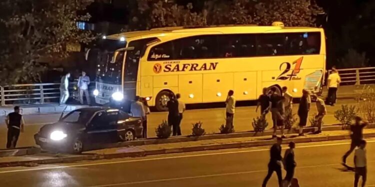 Minik avtomobili və avtobus toqquşdu