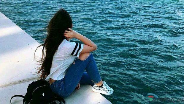 Bakıda şok hadisə: Bulvarda dənizə atılan qızı mühafizəçi xilas etdi – Məcburi ərə verilirmiş