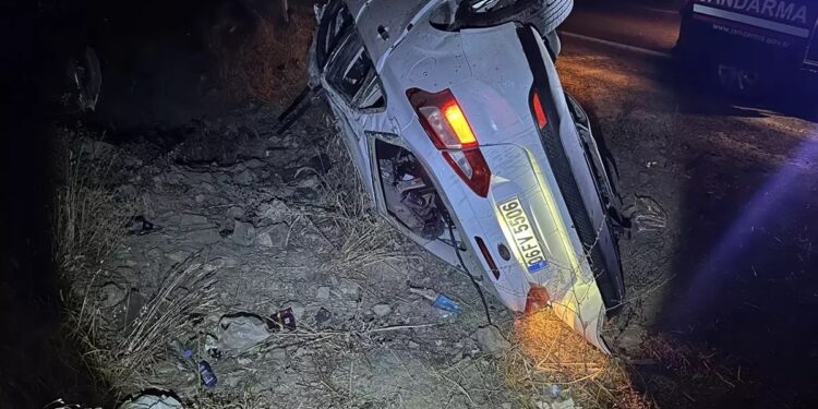 Minik avtomobili aşdı: 5 yaralı