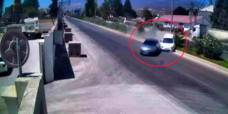 İki avtomobil toqquşdu: 2 yaralı