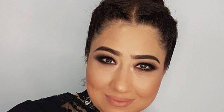 Qızı Aygün Bəylərin məzarı başında... - VİDEO