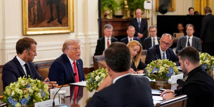 Tramp Azərbaycan və Ermənistandan nümunə gətirdi