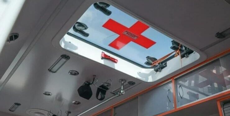 Təcili yardım maşını qəzaya düşdü - Ölən və yaralananlar var - VİDEO