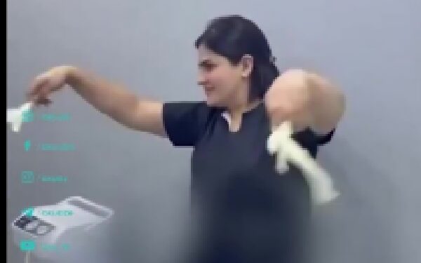 Əməliyyat zamanı çılpaq görüntüləri yayılan pasiyent: 'Məni bütün ölkəyə biabır etdilər