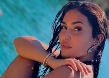 Pərvin Abıyeva çimərlik geyimində kamera qarşısında – Yeni FOTO