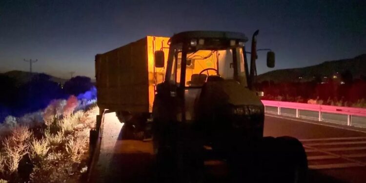 Minik avtomobili və traktor toqquşdu: 2 yaralı