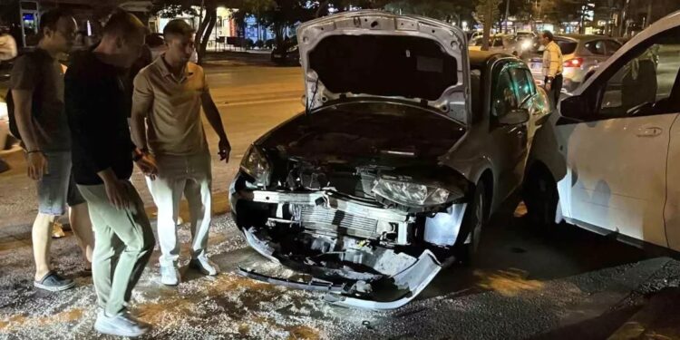 Minik avtomobili piyadanı vurdu