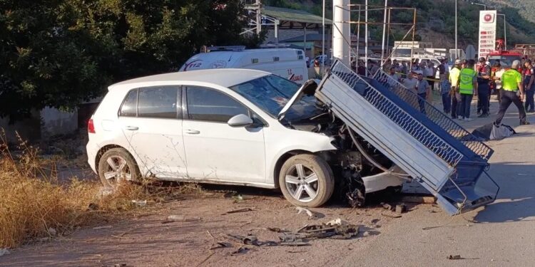Minik avtomobili və üç təkərli motosiklet toqquşdu:2 ölü, 6 yaralı