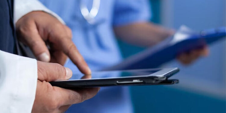 Azərbaycanlı müğənni xəstəxanaya YERLƏŞDİRİLDİ - FOTO