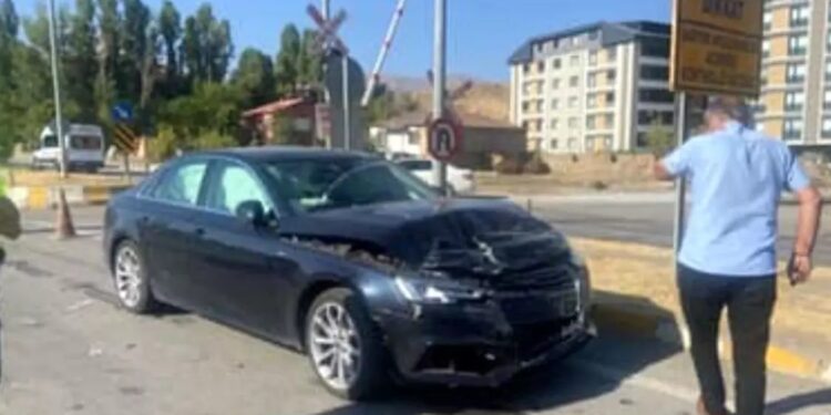 İki avtomobil toqquşdu: 2 yaralı