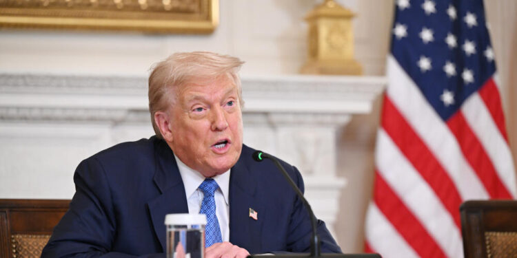 Tramp 907-ci düzəlişi rəsmən dayandırdı – FOTO