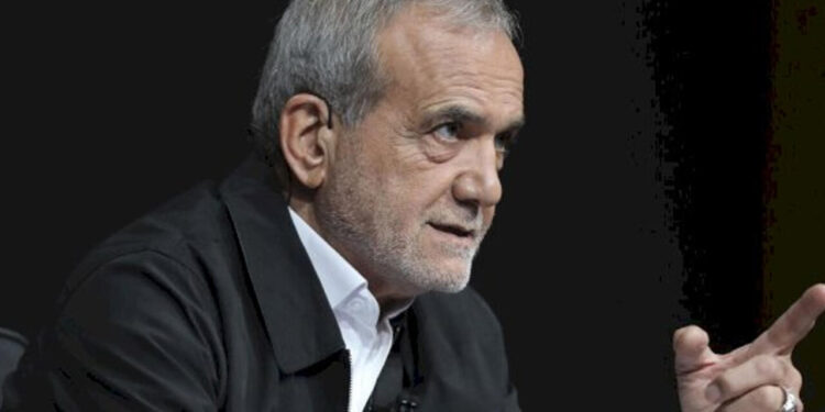 Pezeşkian türk adlarına qadağa ilə bağlı əmr verdi