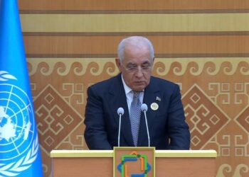 Baş nazir Xəzərin qorunması üzrə birgə addımlar atmağa çağırıb