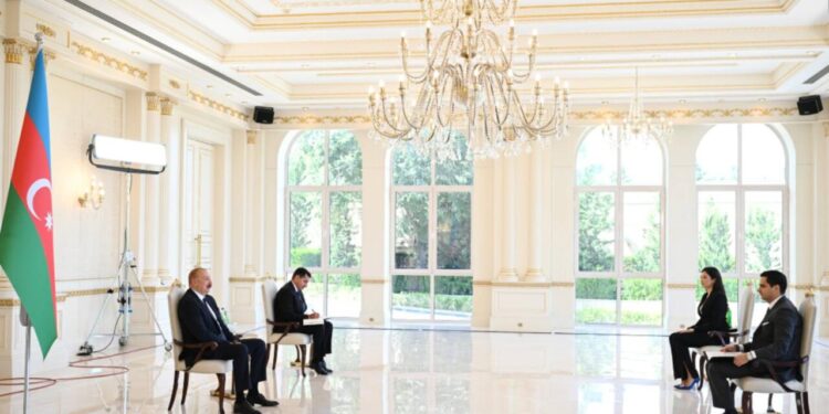 İlham Əliyev Slovakiyanın yeni təyin olunmuş səfirini qəbul edib - FOTOLAR